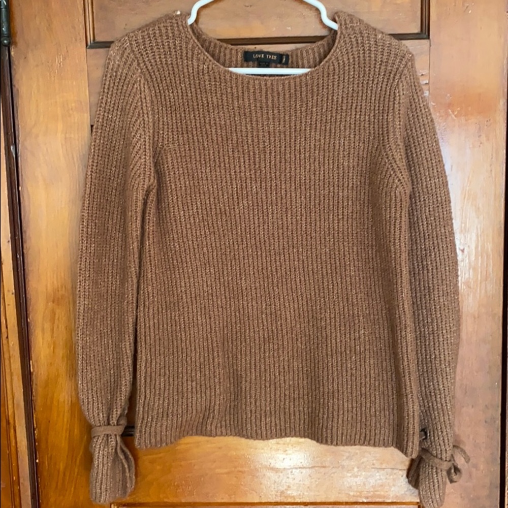 Sweater with bow detail on sleeves